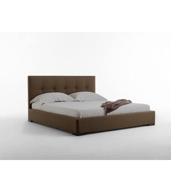 Grenada Casamania & Horm Bed