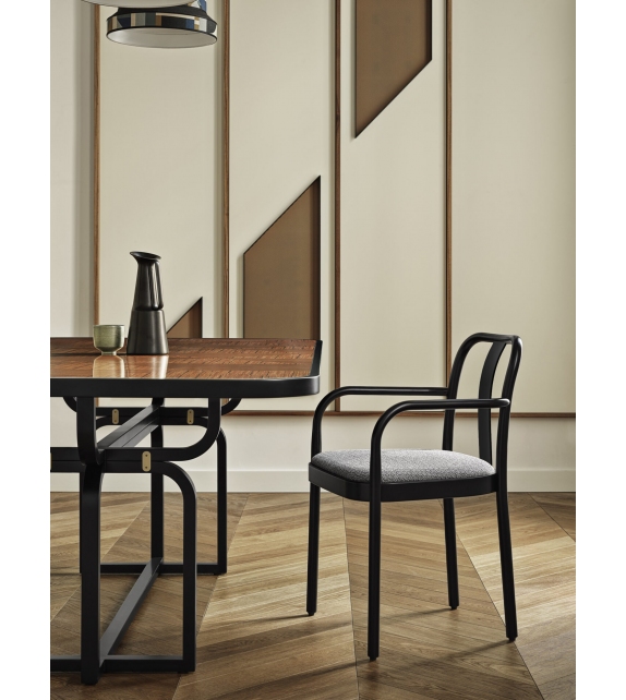 Sugiloo Gebrüder Thonet Vienna Gepolsterter Sessel