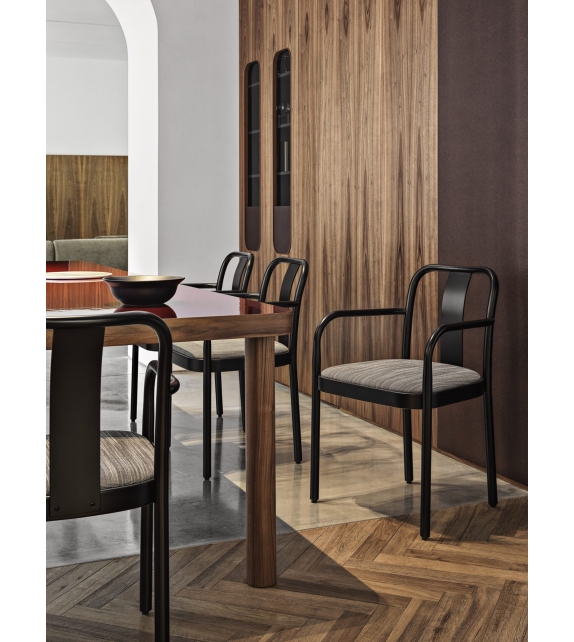 Sugiloo Gebrüder Thonet Vienna Sillón Tapizado