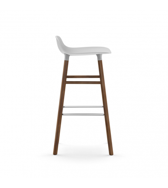 Form Normann Copenhagen Sgabello con Gambe in Legno
