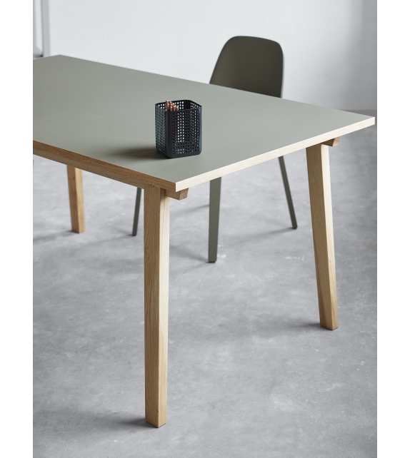 Slice Linoleum Normann Copenhagen Tisch