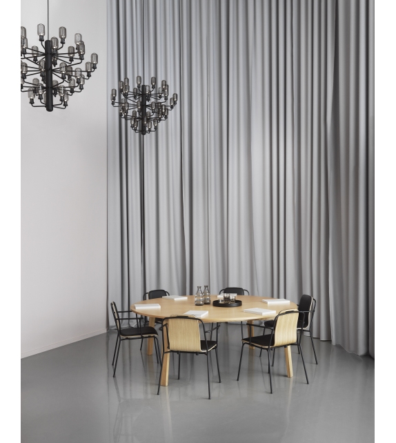 Studio Normann Copenhagen Halbgepolsterter Sessell