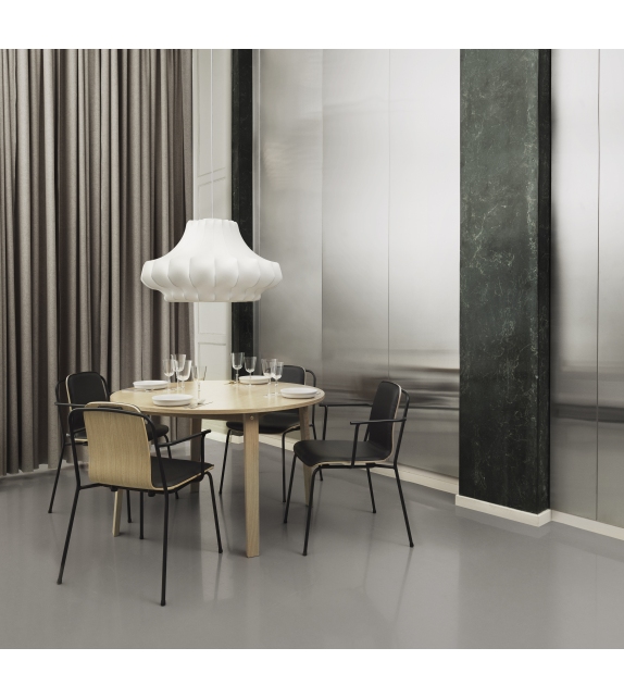 Studio Normann Copenhagen Fauteuil Milieu Tapissé