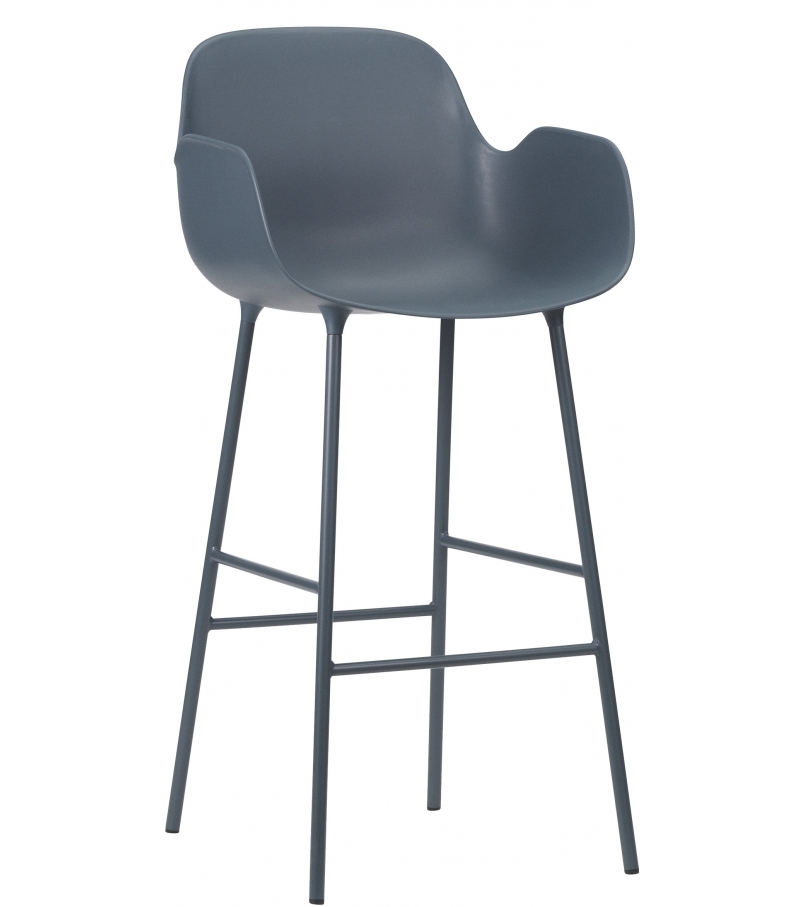 Form Bar Normann Copenhagen Hocker mit Armlehnen