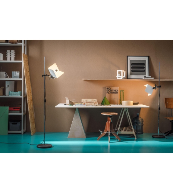 Triedro Stilnovo Lampadaire