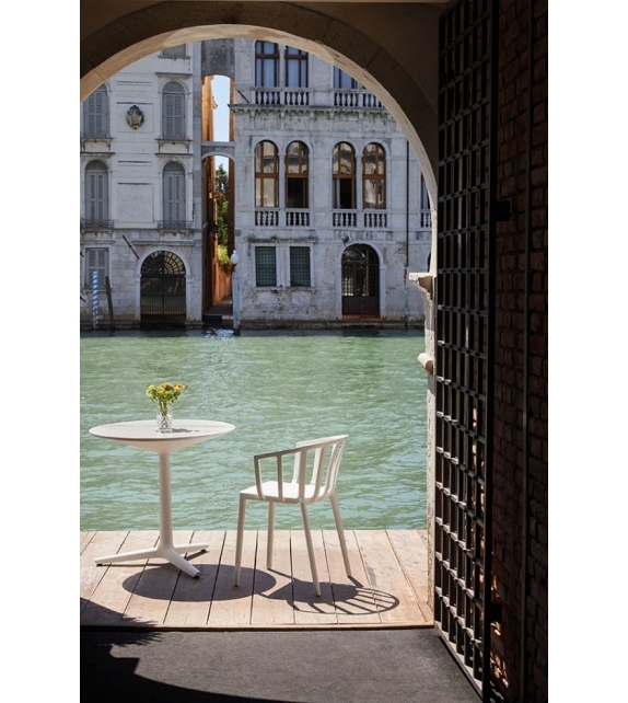 Multiplo Kartell Mesa con Radios