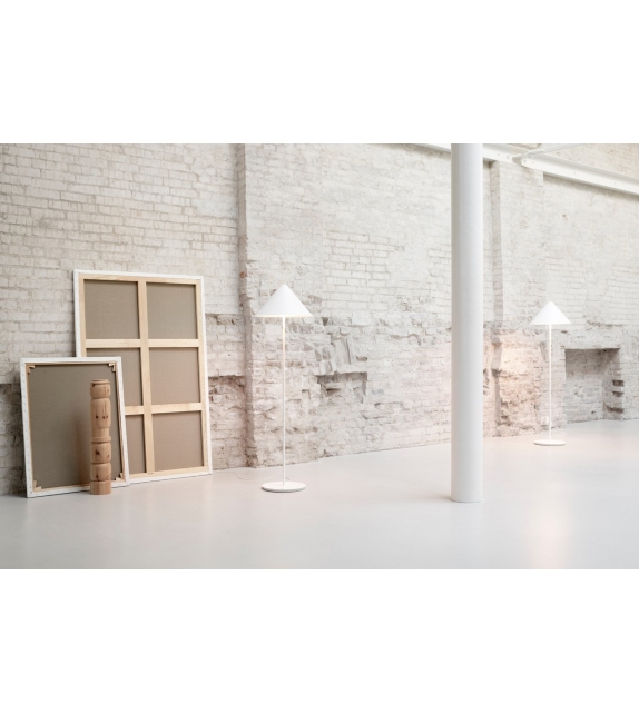 Keglen Louis Poulsen Lampadaire