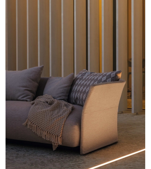 Cliff Stoff Talenti Sofa