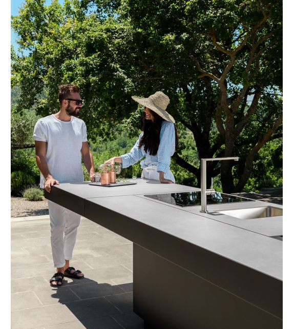 Trocadero Talenti Bar Table