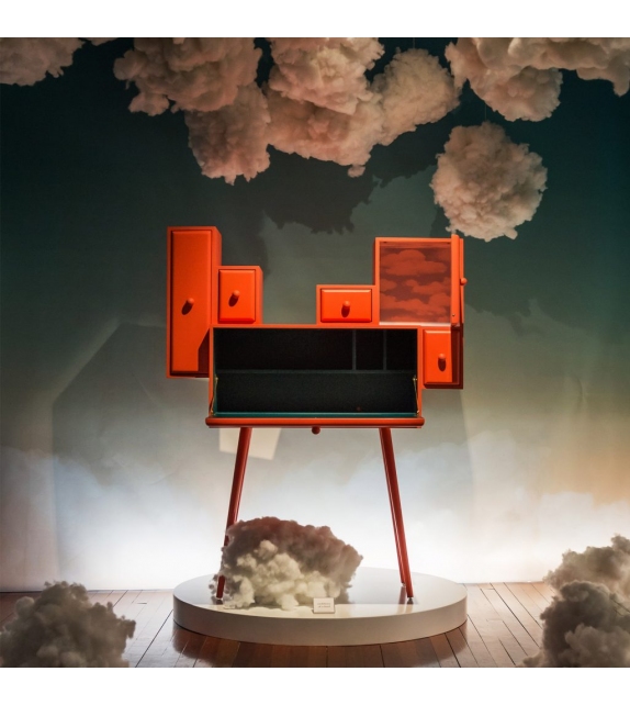 Confidence of a Cloud Maison Dada Bureau