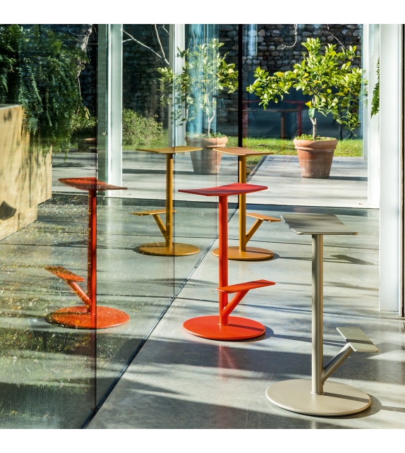 Sequoia Magis Hocker