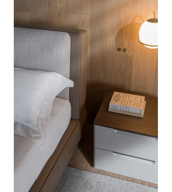 7070 Molteni & C Bedside Table
