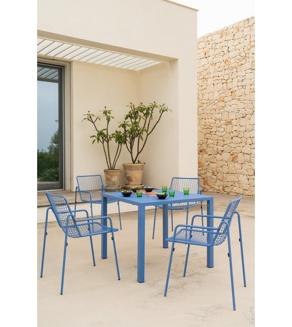 Nova Emu Table Carrée