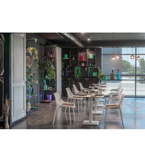 Round Emu Rectangular Table