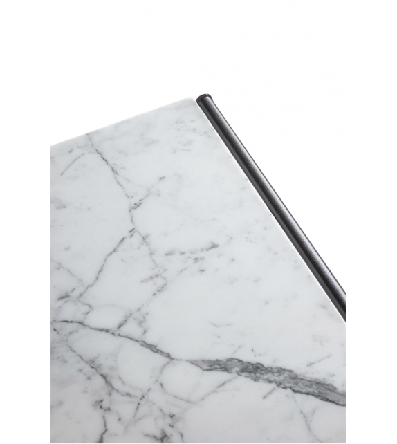 Souvenir D'Italie Poltrona Frau Couchtisch