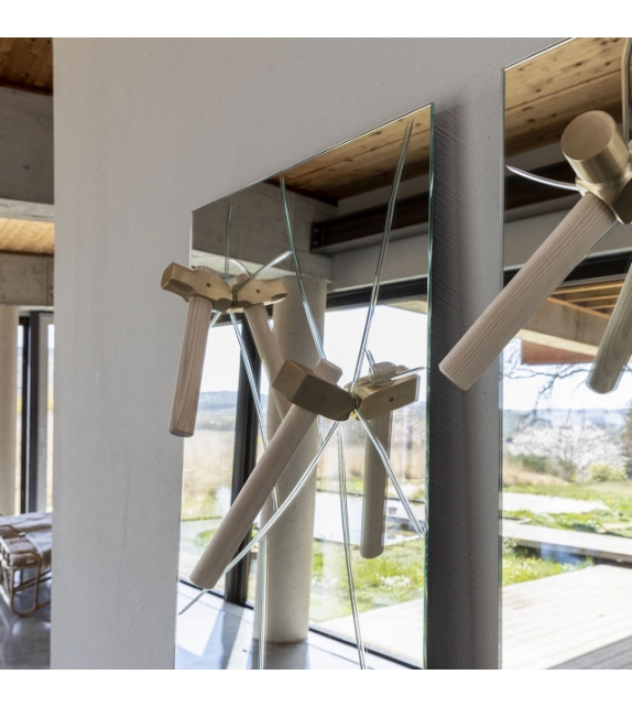 Bastaaa Mogg Spiegel