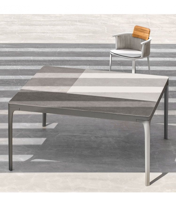 Play Square Ethimo Tisch