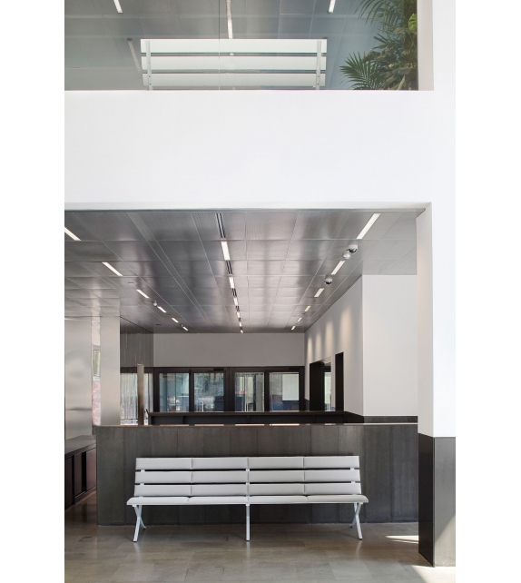 Bench B BD Barcelona Bank