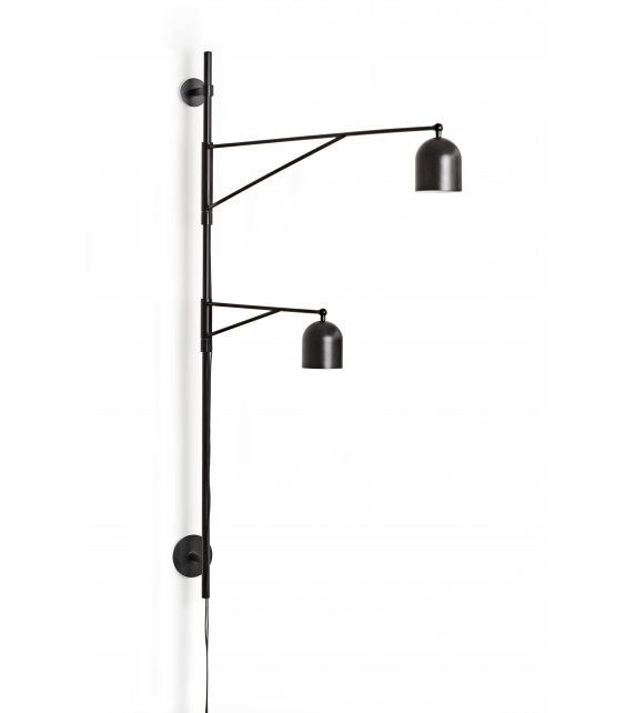 Awkward Light Wall Lamp Karakter