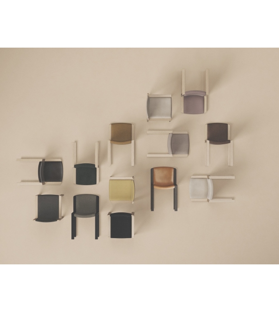 Chair 300 Karakter Silla