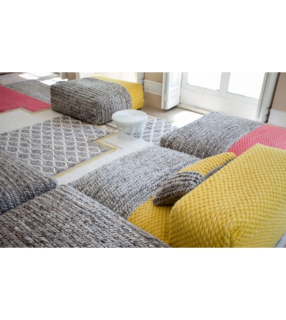 Mangas Space Plait Gan Cushion