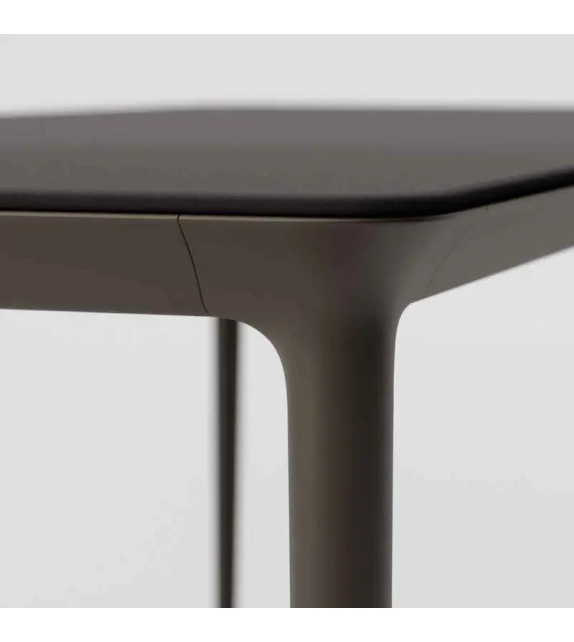 Bellmonde Dedon Table