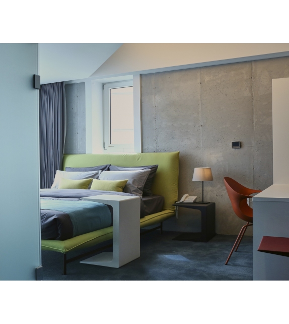 Cu Kristalia Couchtisch