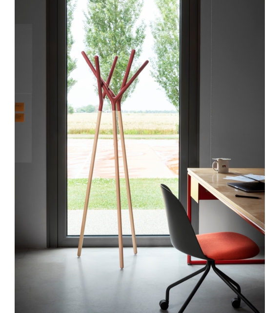 Game of Trust Miniforms Coat Rack