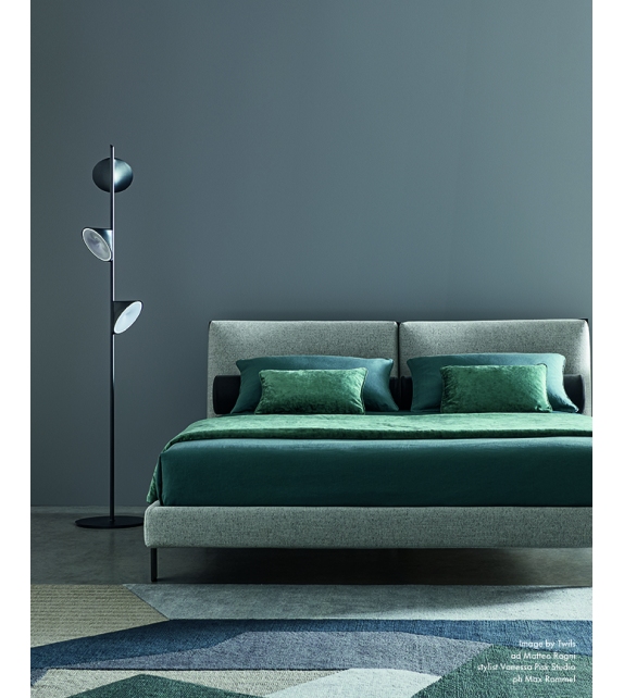 Orchid Axo Light Floor Lamp