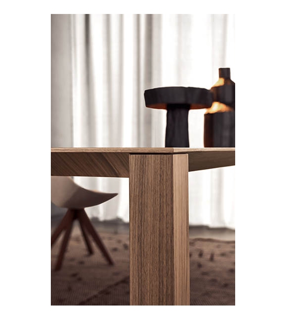 Woody Pianca Table