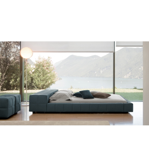 Squaring Bonaldo Bed