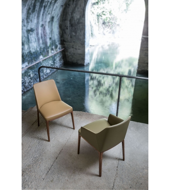 Amanda Alivar Chaise