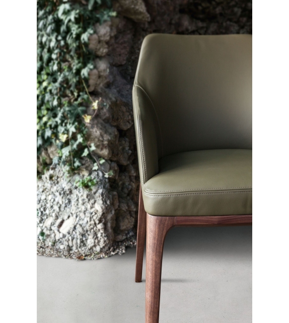 Amanda Alivar Chaise