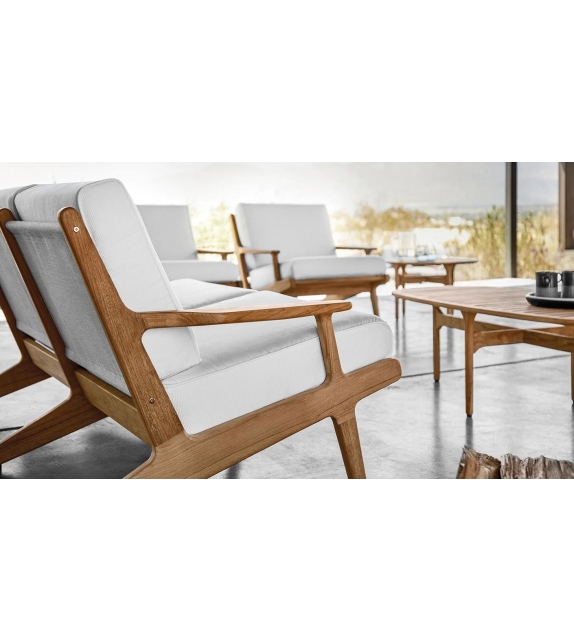 Bay Gloster Couchtisch