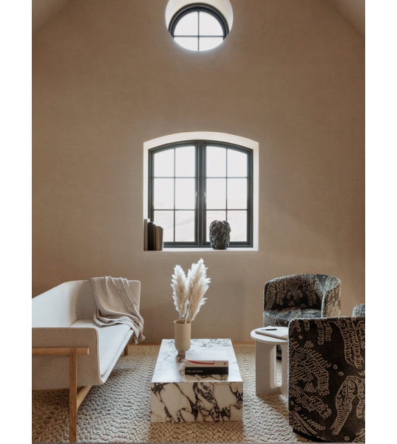 Plinth Low Menu Couchtisch