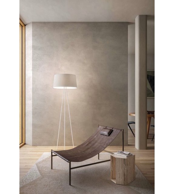 Tripod Kundalini Floor Lamp