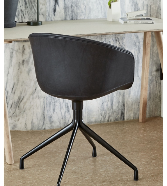 About a Chair AAC 21 Hay Sessel