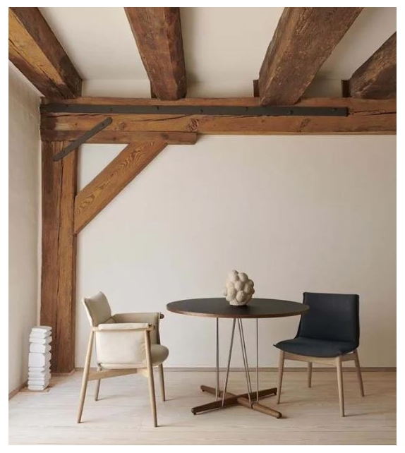 E004 Embrace Carl Hansen & Søn Sedia