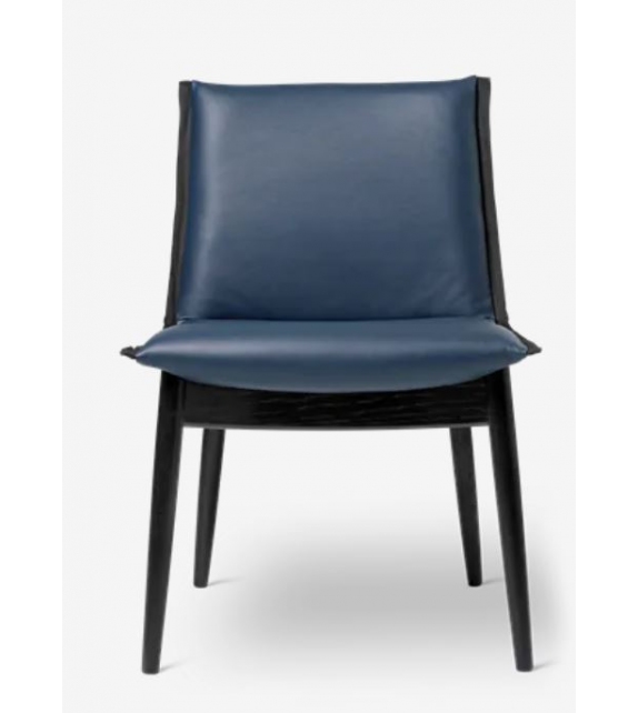 E004 Embrace Carl Hansen & Søn Sedia