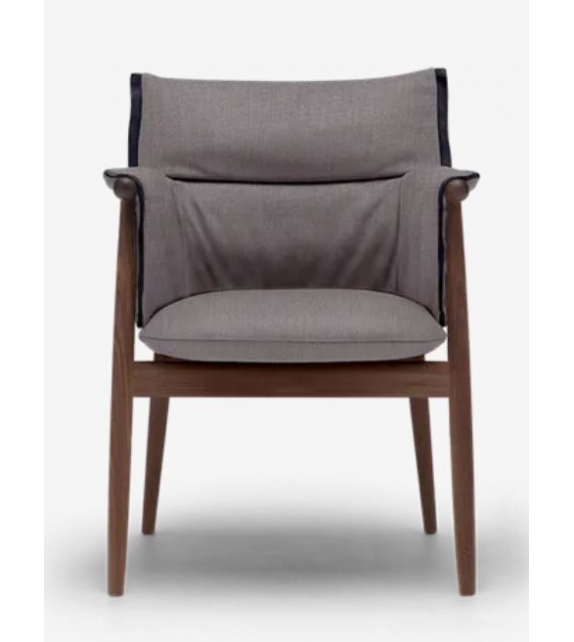 E005 Embrace Carl Hansen & Søn Stuhl