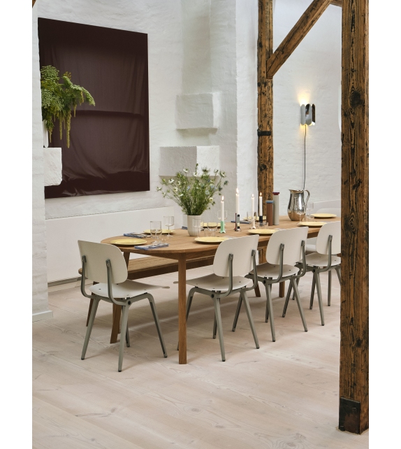 Triangle Leg Hay Tisch