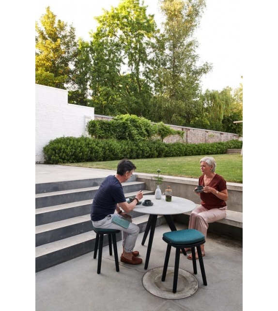 Solid Manutti Taburete