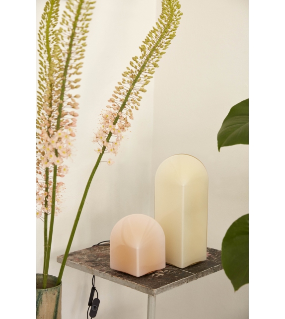 Parade Hay Lámpara de Mesa