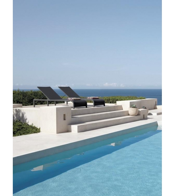 Latona Manutti Sunlounger