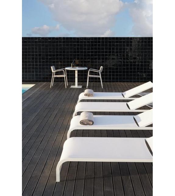 Latona Manutti Sunlounger