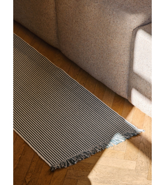 Stripes and Stripes Hay Tapis