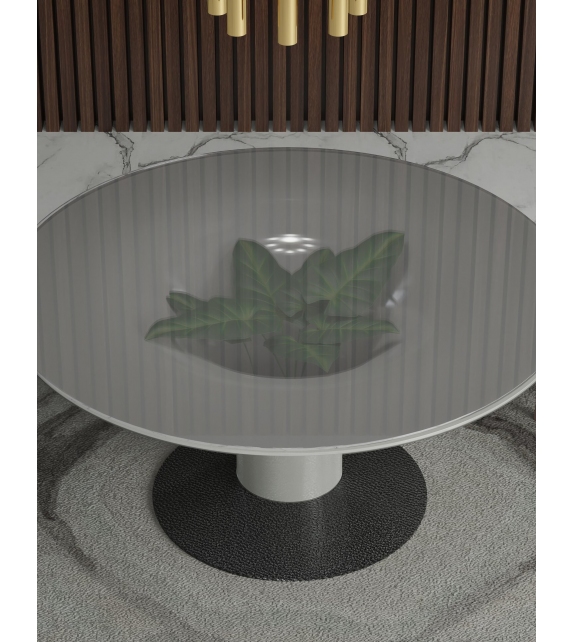 Scarlet Table Gual Design