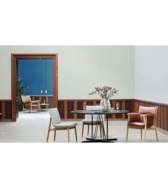 E020 Embrace Carl Hansen & Søn Tisch