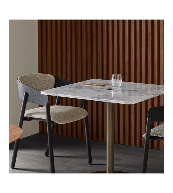 Nucleo Marble Punt Tisch