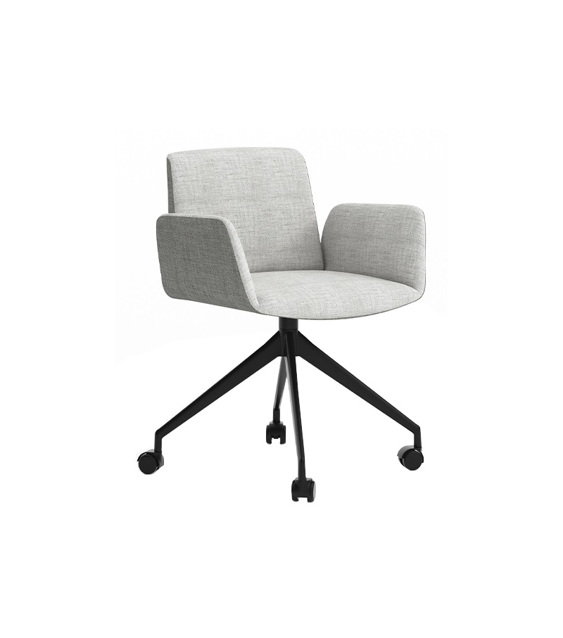 Hug Punt Upholstered Chair